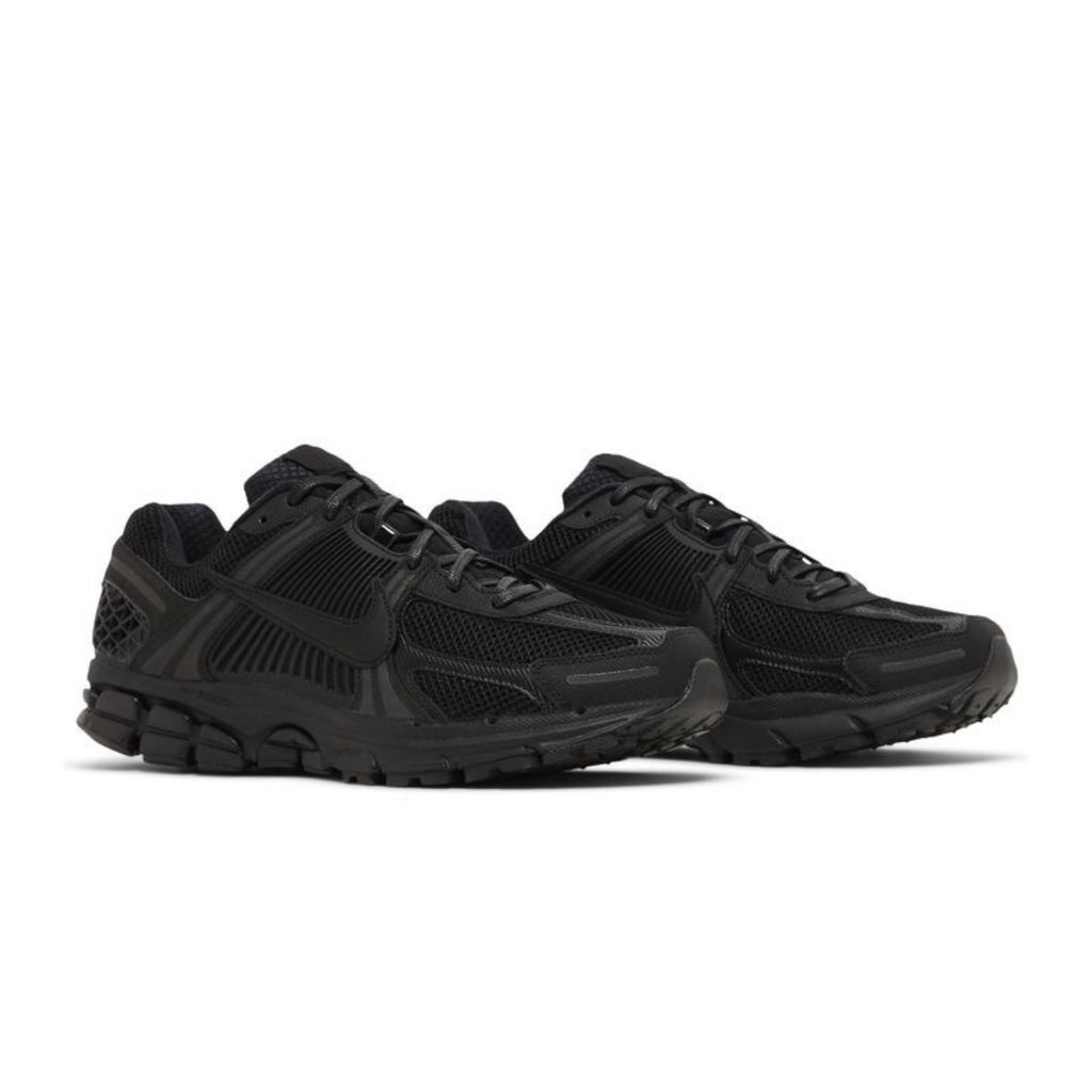 Air Zoom Vomero 5 'Triple Black'